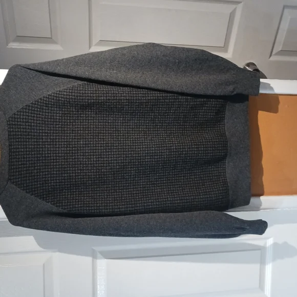 J. Crew Men's Lightweight Gray Plaid Merino Wool Cardigan Sweater. Size L - Picture 5 of 9